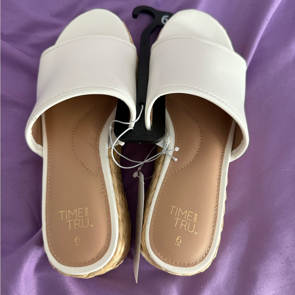 Time and Tru Women's Cream Slide Sandals